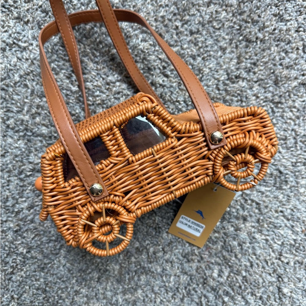 Woven Rattan Car-Shaped Bag!